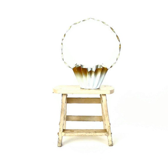 Metal Floral Presentation Basket