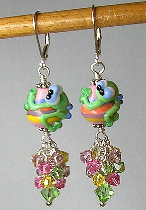 FRoGS HuGGiNG EaSTeR EGGs Handmade Lampwork Glass Earrings by Glitterbug Originals SRAJD