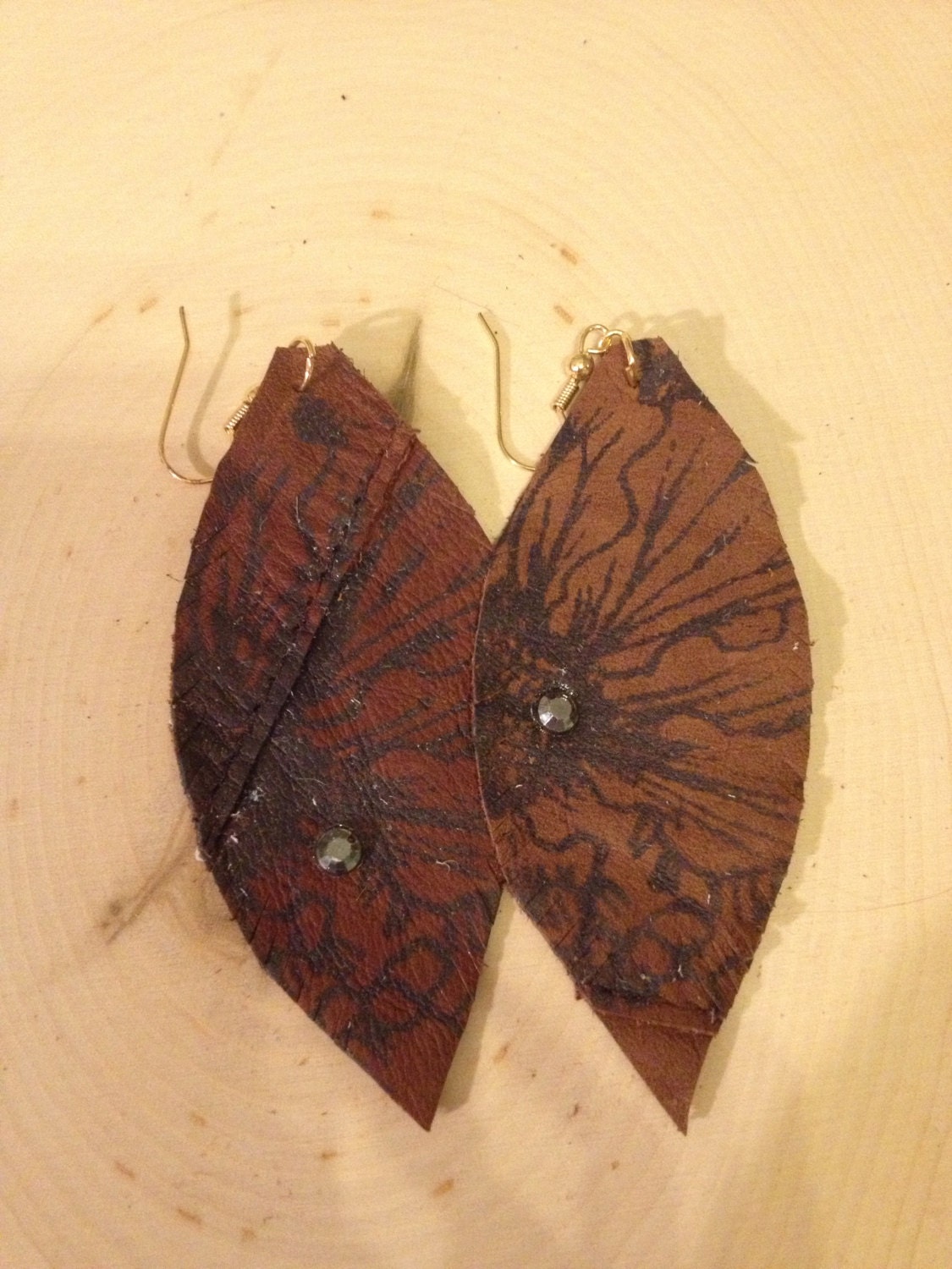 Leather Featherlight brown earrings
