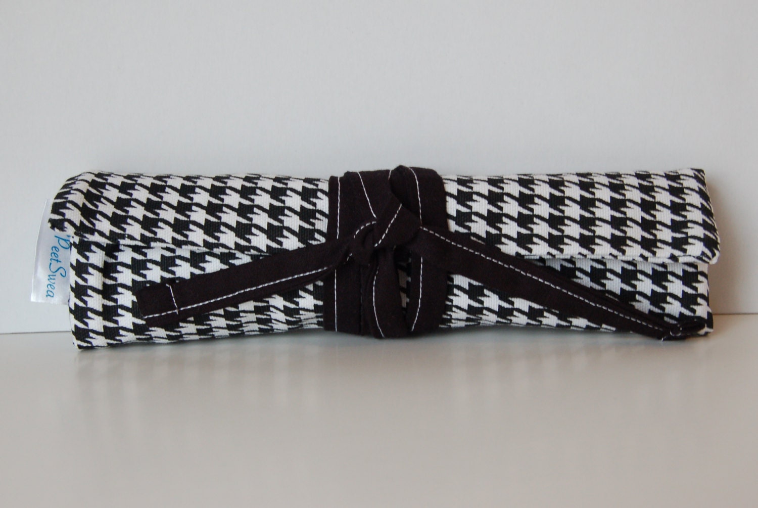 Jewelry Bag Roll Black and White Houndstooth