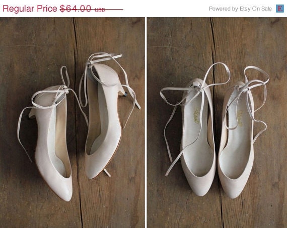 SALE 25% OFF pale pink heels / ankle tie shoes / pink shoes 6.5 7