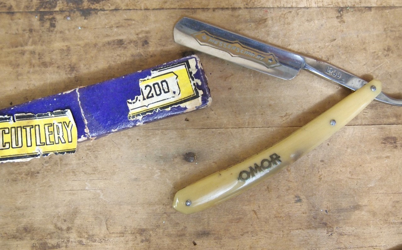 Vintage very shart straight razor in original box Barber Shaving Omor Cutlery  Messerschmidt