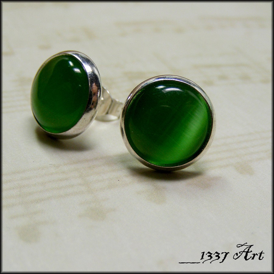 Kelly Green Glass Stud Post Earrings, Silver Studs, 12mm Earrings