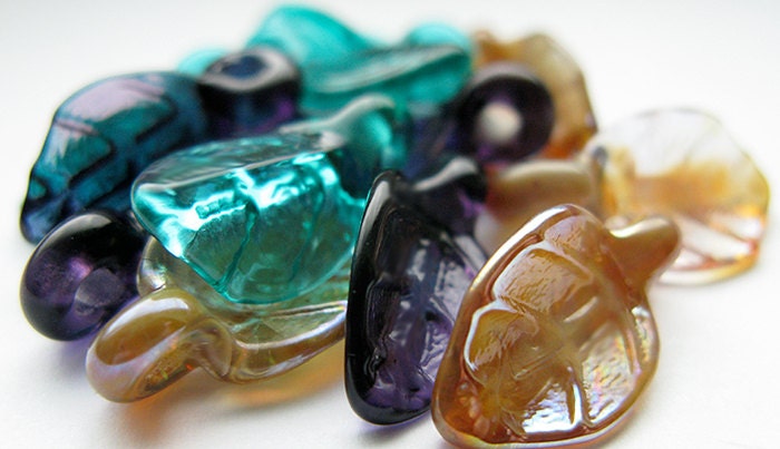 summer  blossom shimmer glass leaves handmade by Ellen Dooley Lampwork Beads (12)