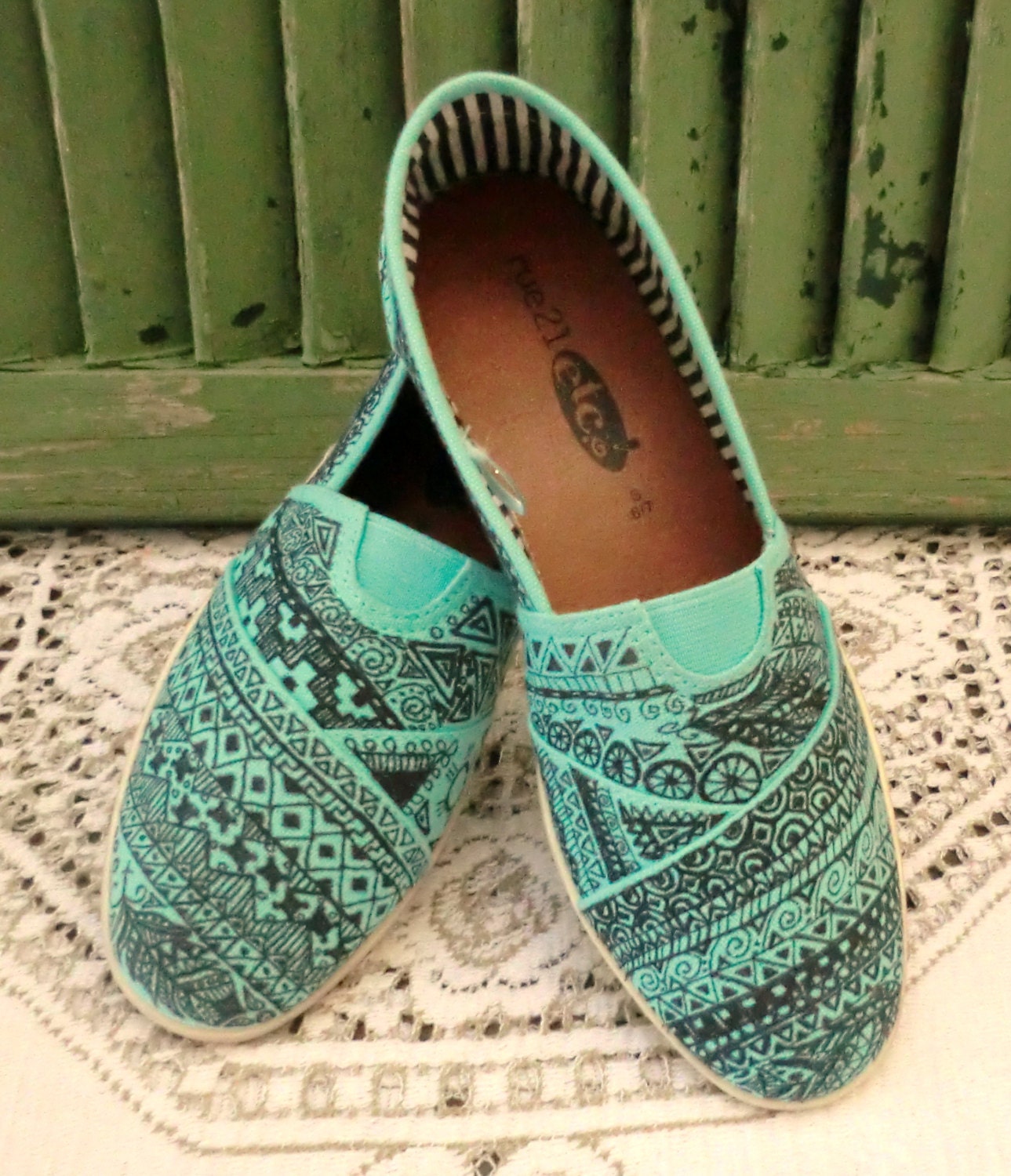 SECRET WORLD - Hand Decorated Gypsy Shoes