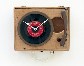 Recycled Record Player Clock