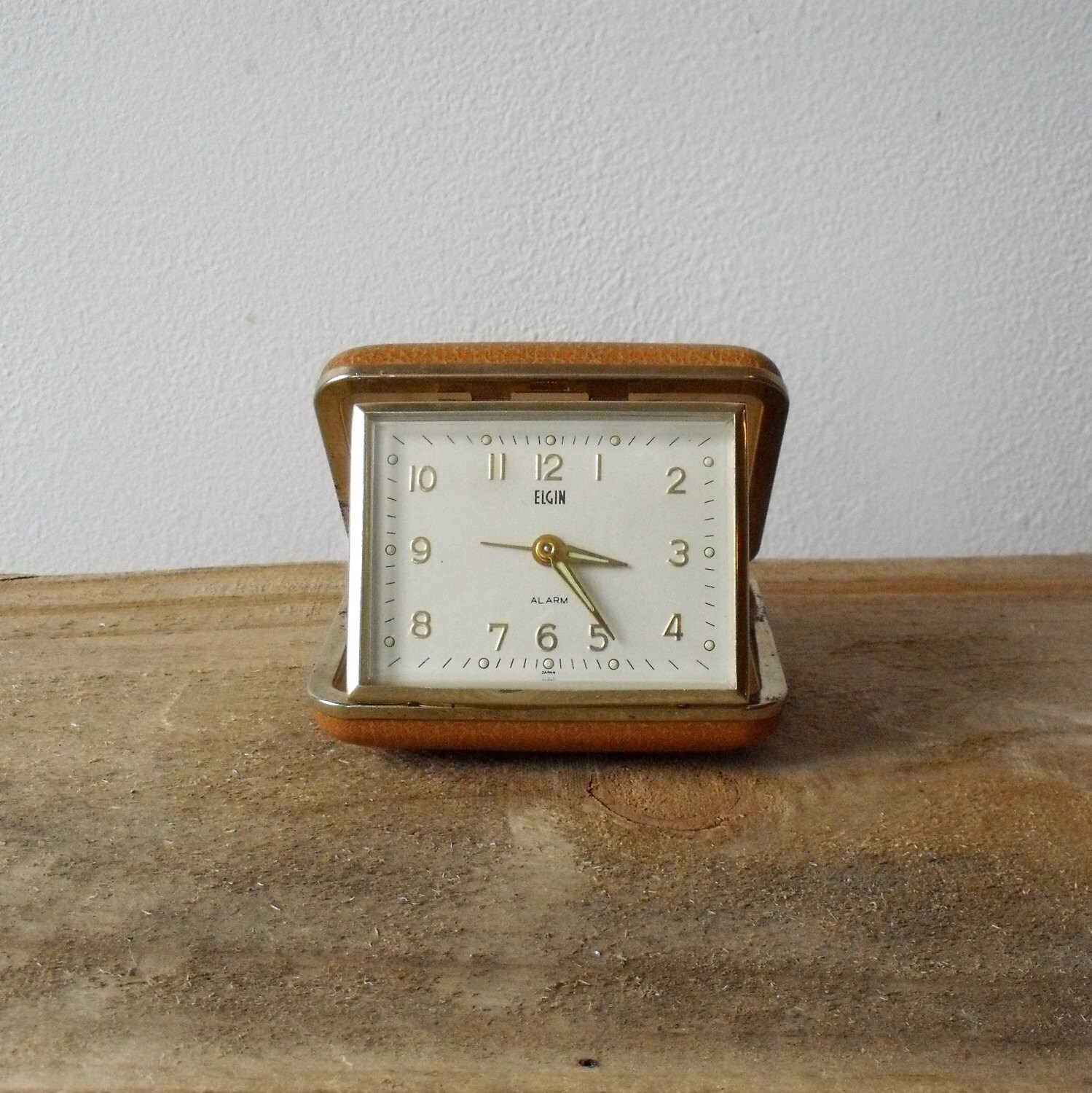 Vintage Travel Alarm Clock : Elgin Wind up Clock with Leatherette case