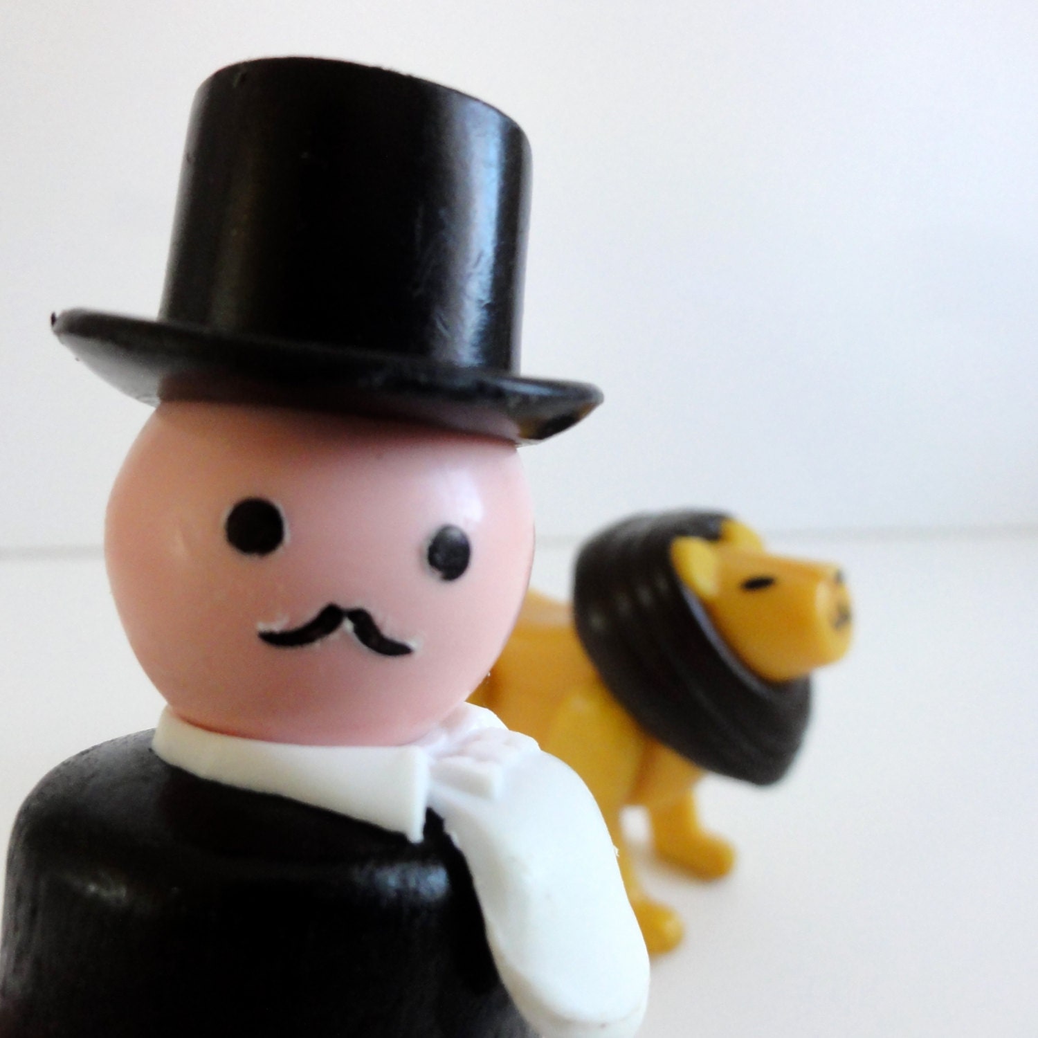 1973 Fisher Price Little People - Ring Master and Lion