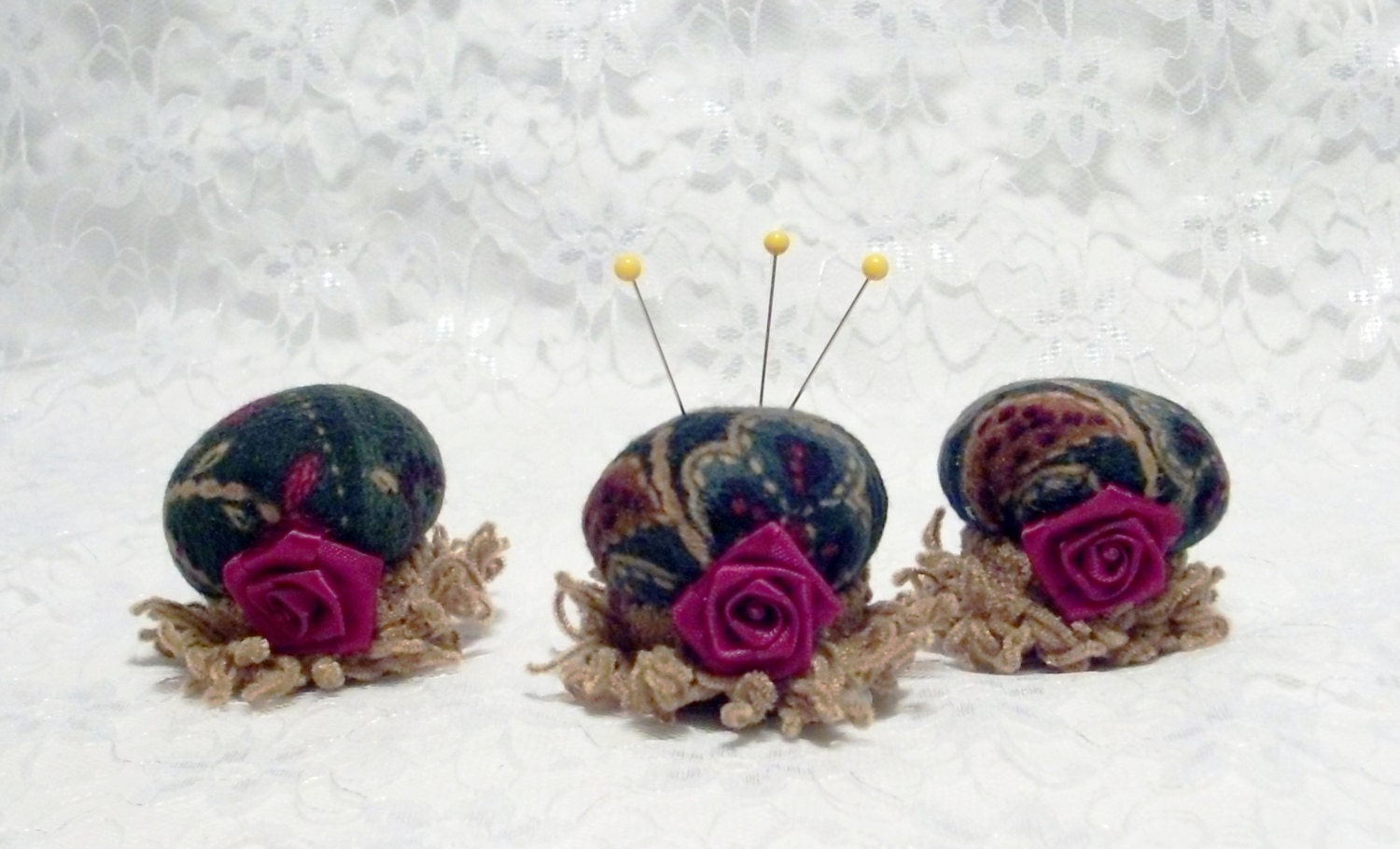 Pincushion Ring Recycled Bottle Cap Pin Sharpening Cushion Green & Rose