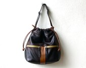 ready to ship price - THE TRAIN BAG - small - iPad pocket - with two outside zip pockets