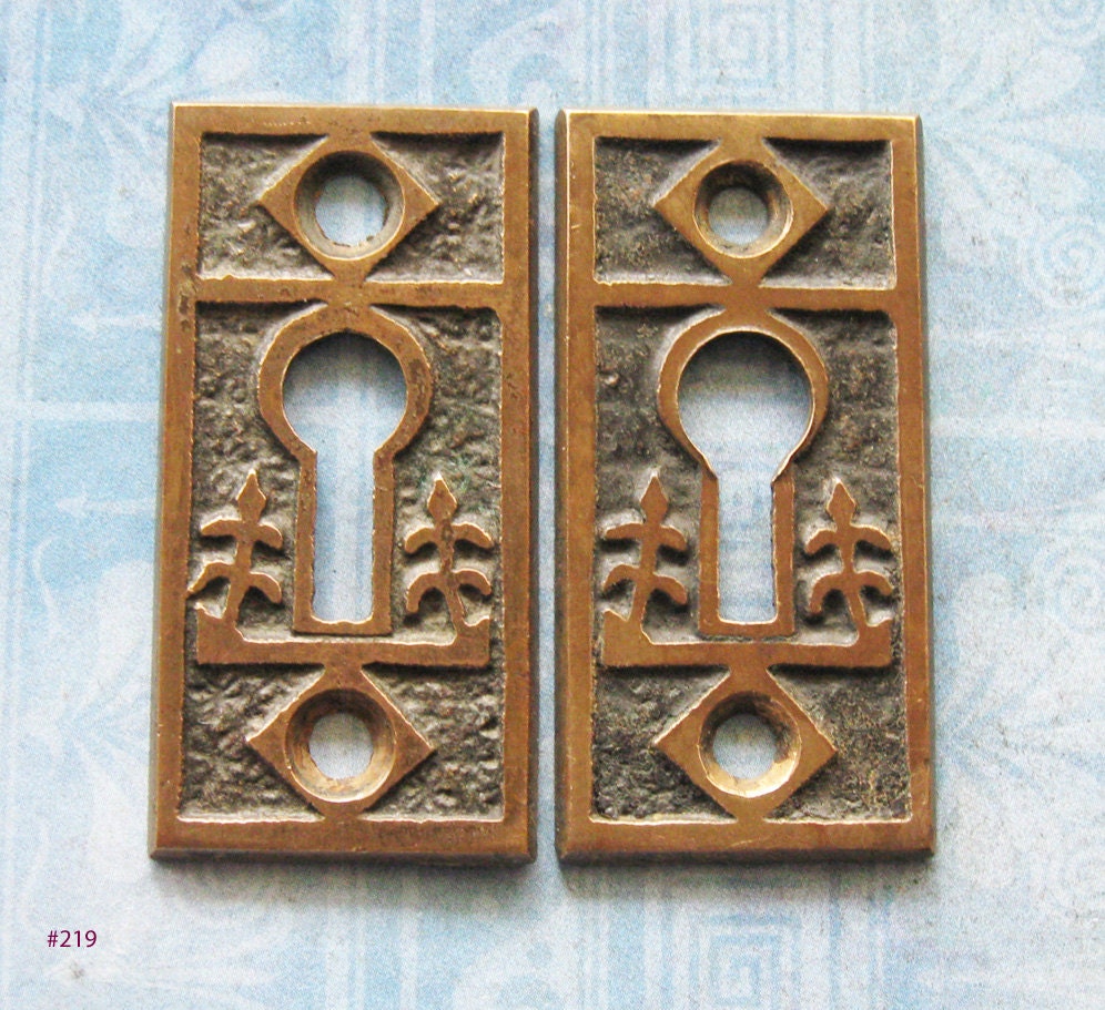 Eastlake Escutcheon Brass Keyhole Set Antique Matched Key Hardware Door Lock Back plate Covers
