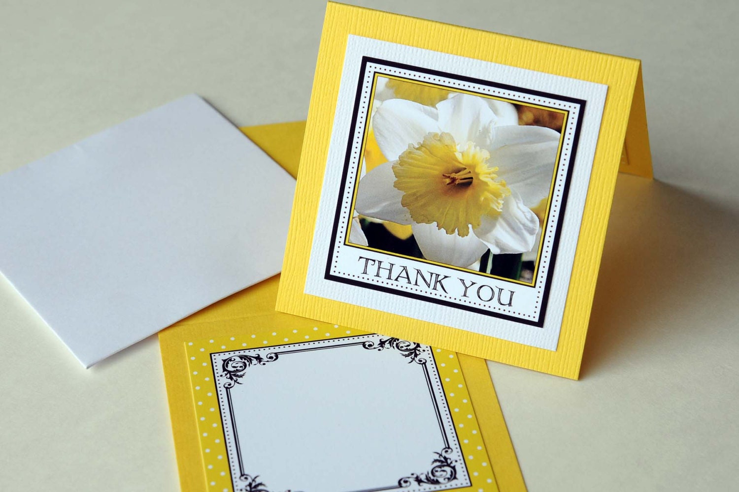3x3" Square Thank You Tent Card - Yellow Daffodil - sjensenphoto