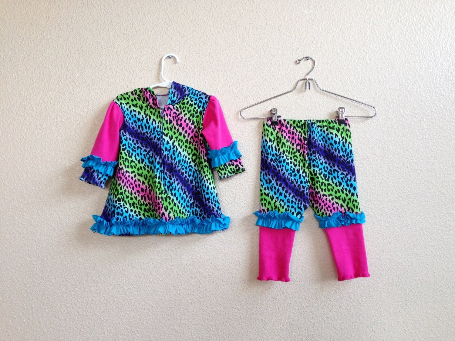 Rainbow Cheetah Knit Ruffles 2 Piece Set Hoodie Jacket and Leggings Toddler 18 to 24 mo