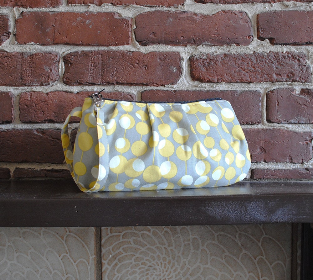 Pleated Wristlet Zipper Pouch // Clutch - Martini Pattern, Mustard