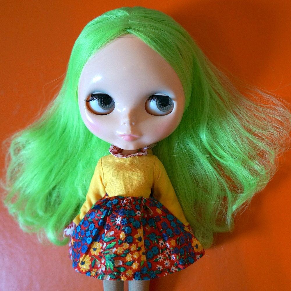 here comes the sun vintage dress for blythe