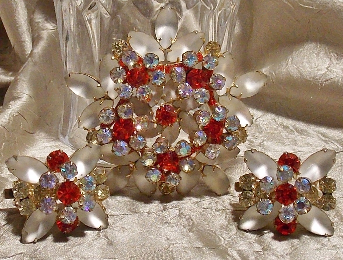 Vintage D&E Rhinestone Moonstone Brooch Earring Set