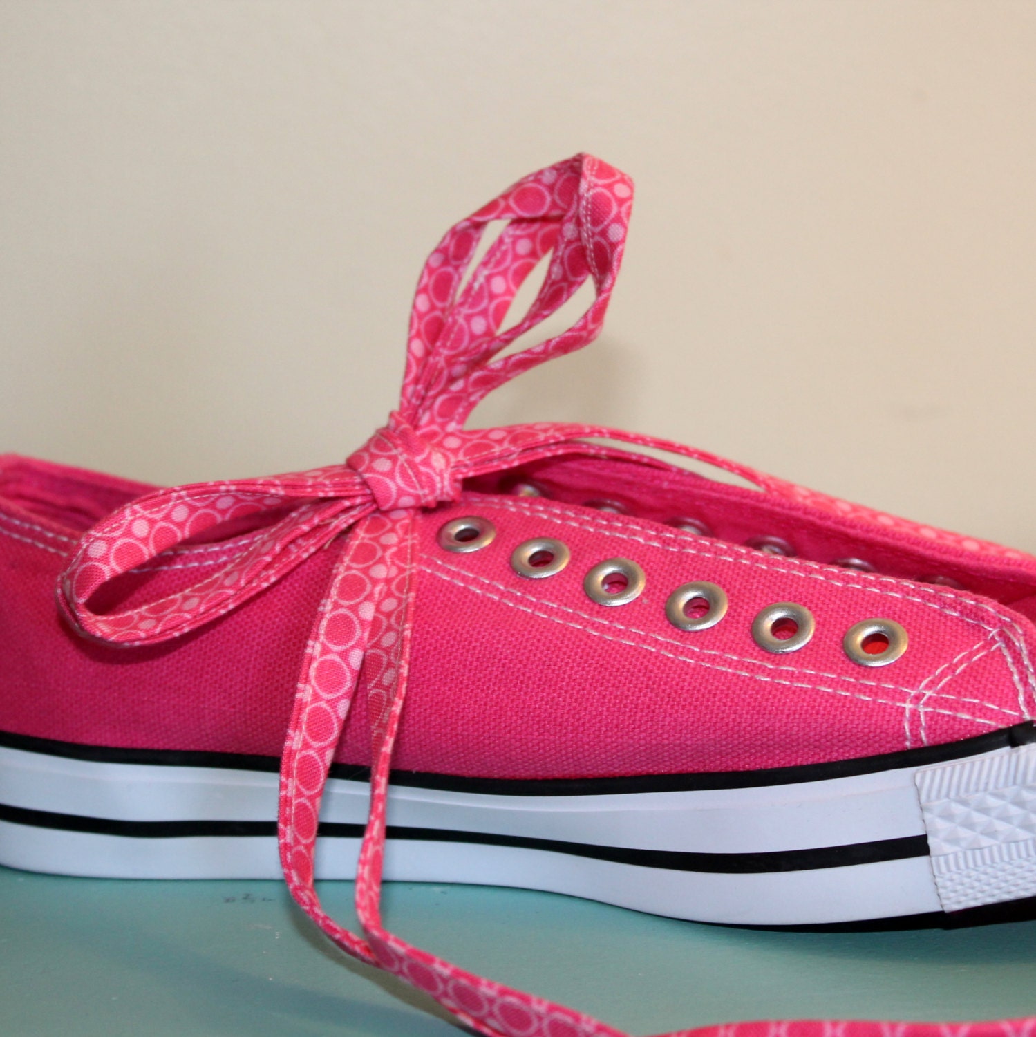Hot Pink Dot Fabric Shoelaces with Aglets