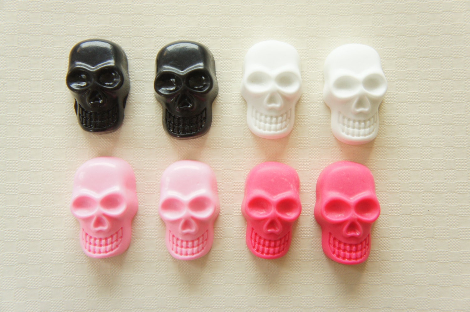 Assorted 6 pcs Skull Cabochon (18mm29mm) IK120