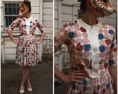 Vintage 60s Two Piece Suit with Cropped Fitted Jacket and Pleated Skirt in Polka Dot Floral Pattern - sz XS