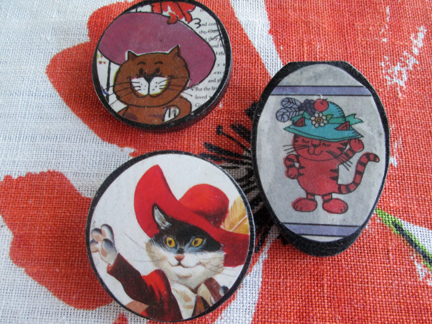 Cats in Hats pin set