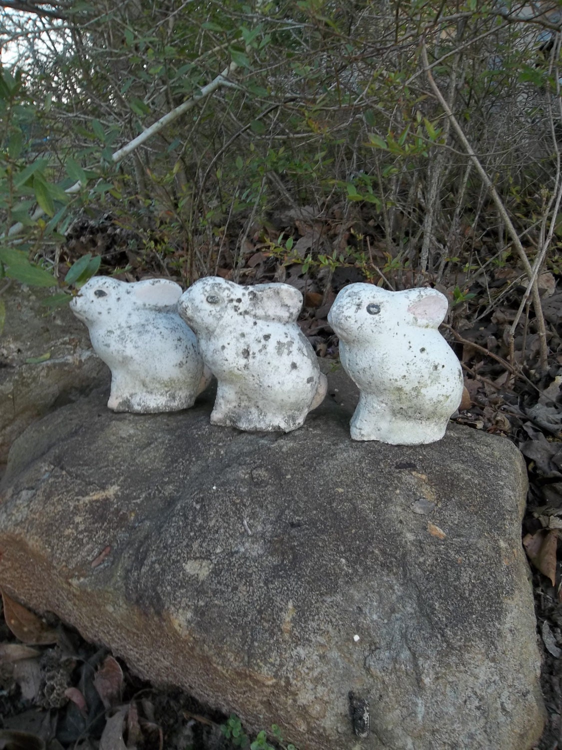 Bunny Garden Statue Vintage Concrete Rabbits Garden Decor French Country Farmhouse Bookends 1 Bunny