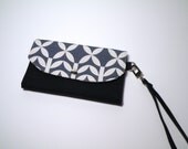Wristlet Wallet in Navy waxed canvas and linen
