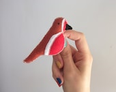 felt robin brooch