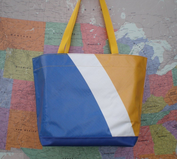 Tote bag made from an billboard from Pepsi