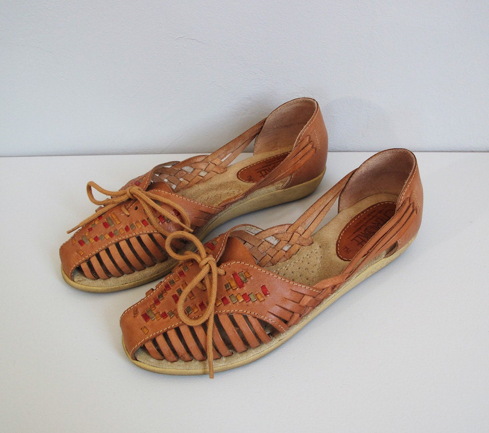 vintage woven CHEROKEE lace up sandals flats 6.5 - 7