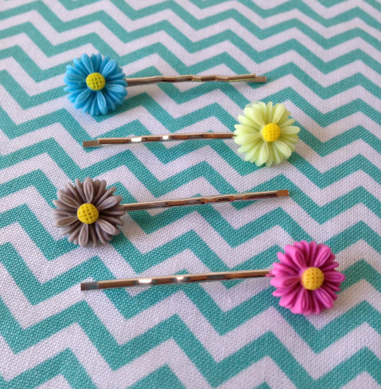 Set of 4 Daisy Hairpins