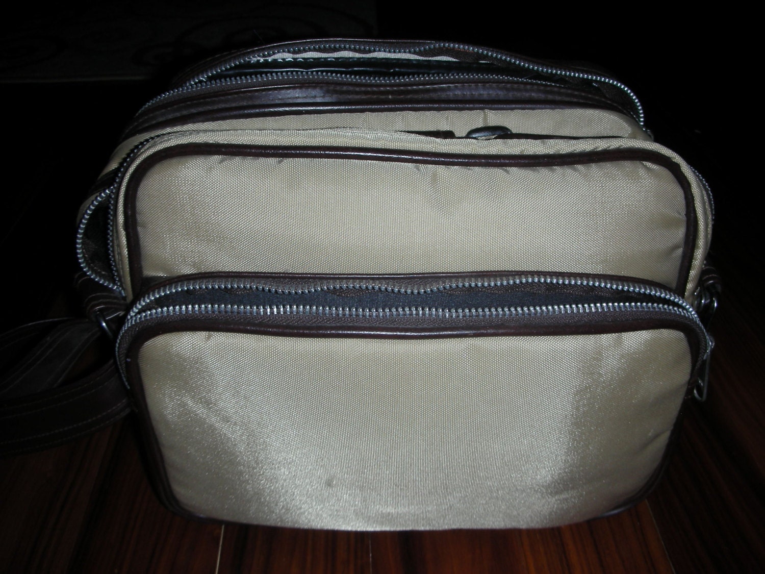 Vintage 3 compartment camera case, brown