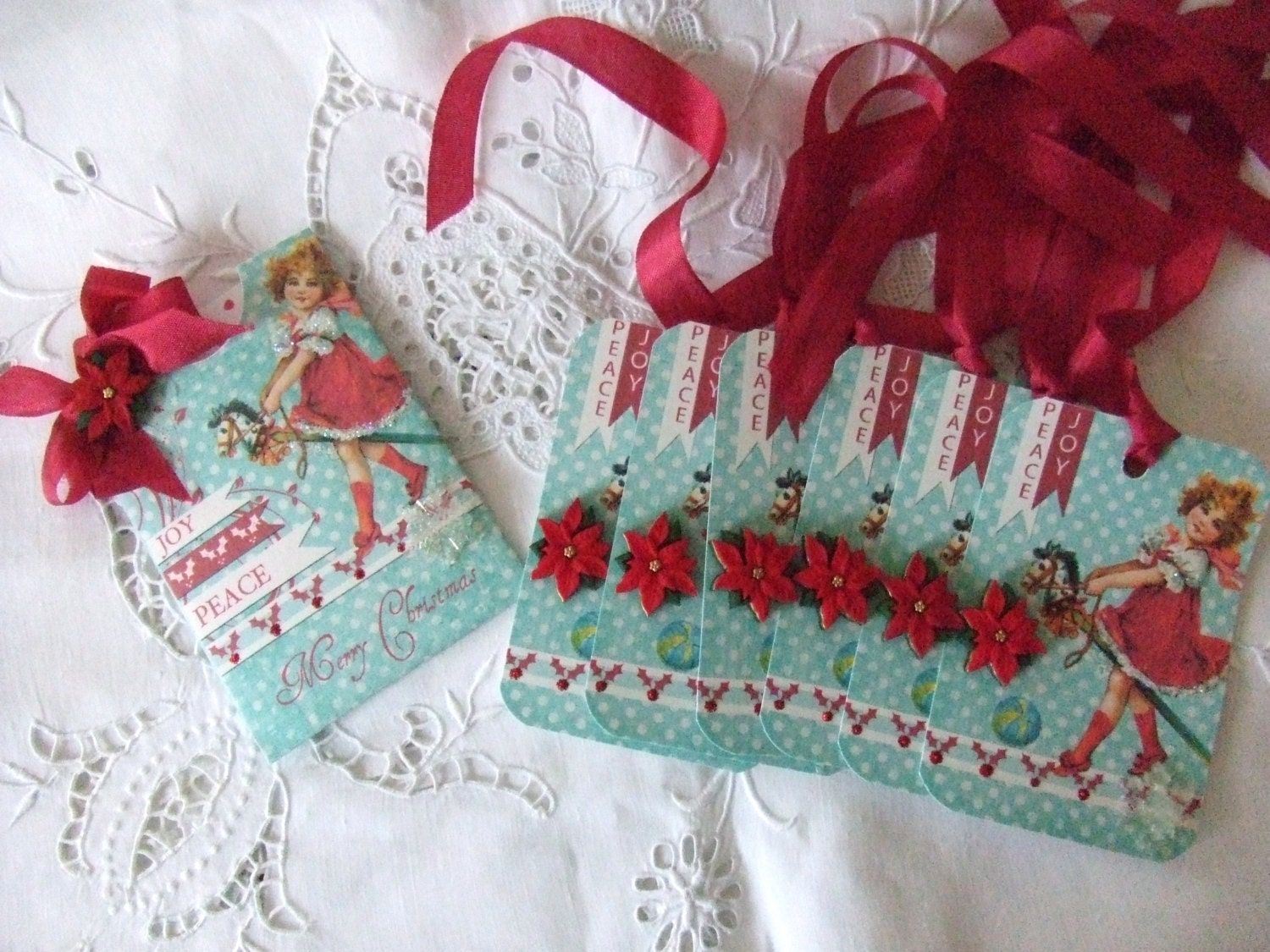 Retro Vintage Style - 6 Christmas Gift Tags and 1 Gift Card Holder - Joy - Peace - Merry Christmas