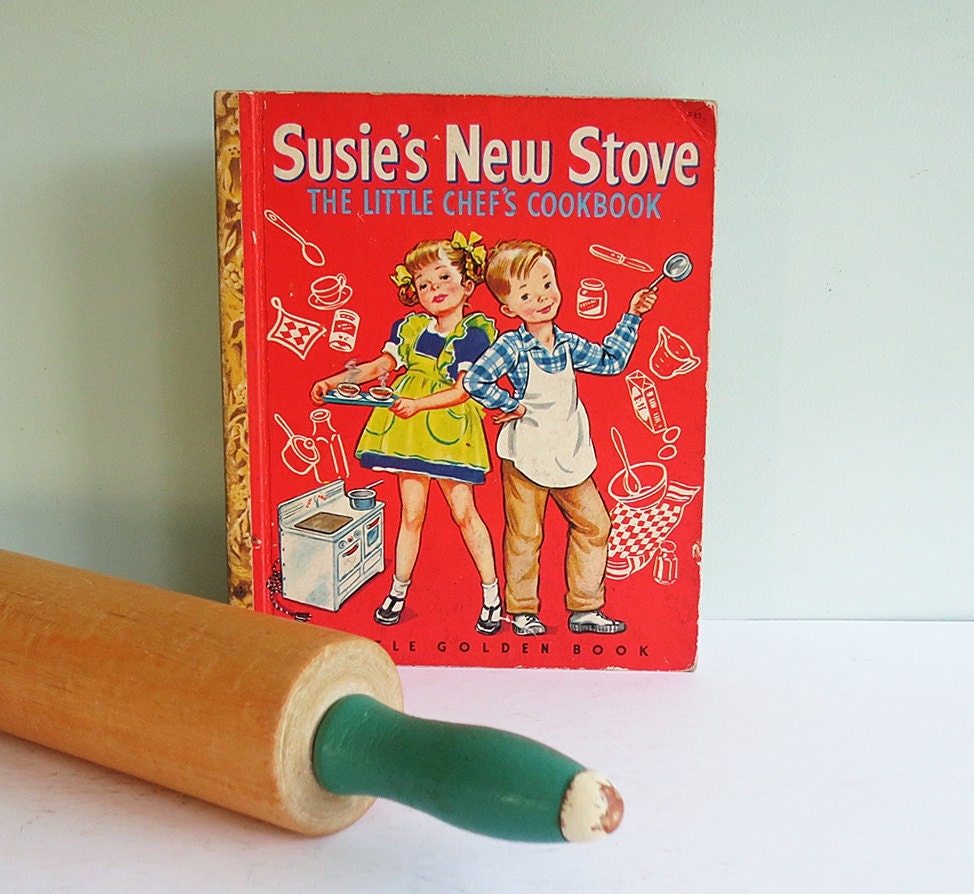 Susie's New Stove - The Little Chef's Cookbook, a 1950 First Edition Little Golden Book