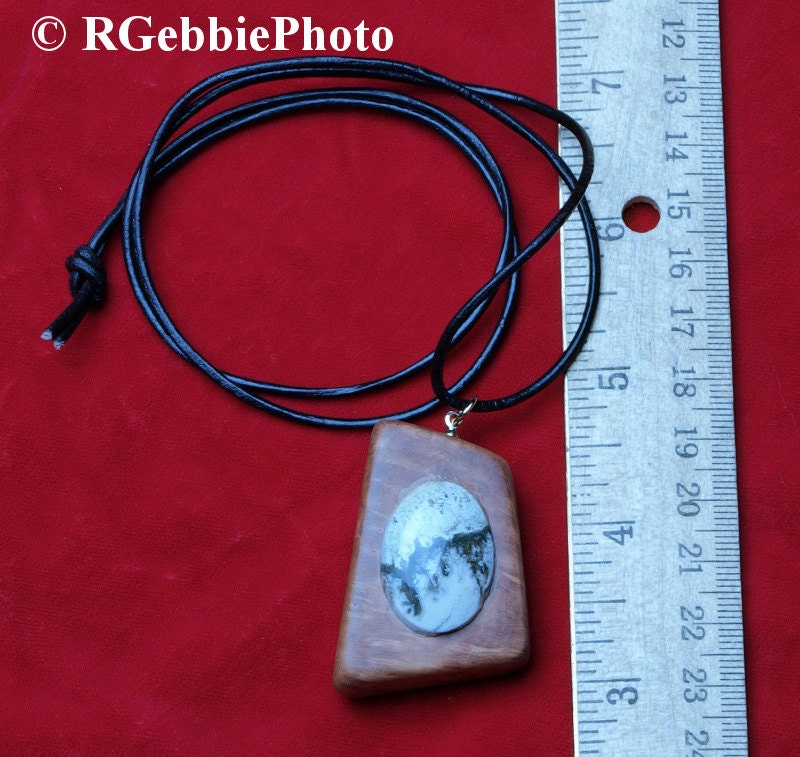 Briar Wood Pendant with (possibly) White Howlite Stone