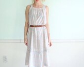 50% OFF. . . ON SALE Periwinkle Bud Vintage 70s Sleeveless Floral Printed Ruffle Hem Boho Dress S/M