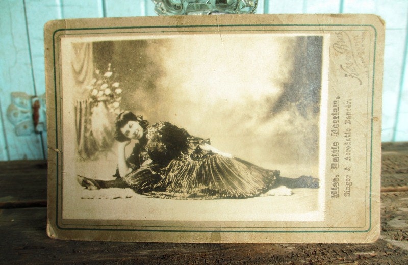 Miss Hattie Merriam, Singer & Acrobat Dancer (Acrodatic) Antique rare CDV Photo