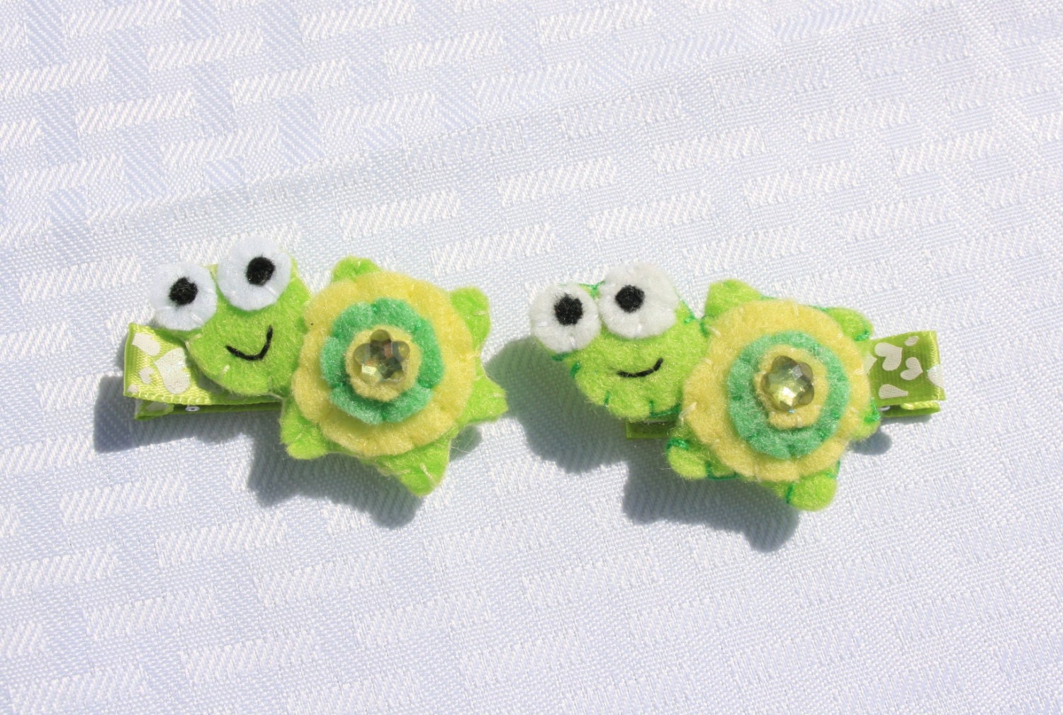 SALE-- Taylor the Turtle Clippie, Green and Yellow Hair Clips