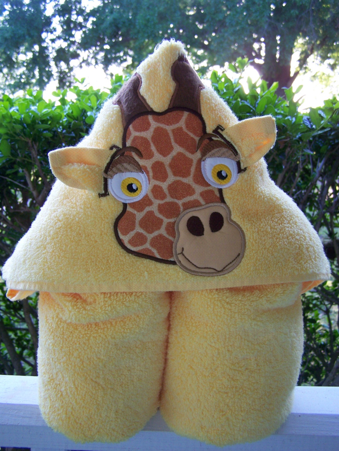 Giraffe Kids Hooded bath towel. Beach towel. Hooded towel. Girl or boy Baby shower/birthday gift. baby/toddler/child bath towel