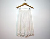 Vintage Women's White Cotton Eyelet lace Antique Bloomers // 1900s dressing slip / pantaloons undergarment