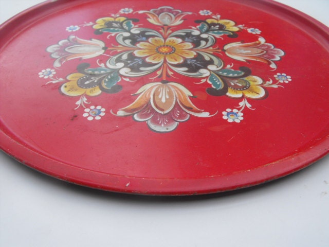 Vintage Scandinavian Tray Large Round Red Flowers made in Norway Rosemalingmotiv