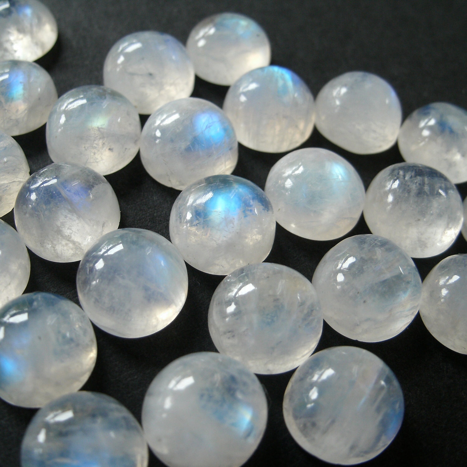 two Rainbow Moonstone cabs  - 11 mm - Rainbow Moonstone Cabochon - gemstone - circle round white  - sri lanka - aaa - blue purple  fire