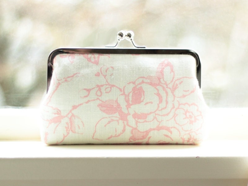 Bridesmaid Clutch / Bridesmaid Purse / Bridesmaid Gift (Printed Clutch: Blush Painted Roses)