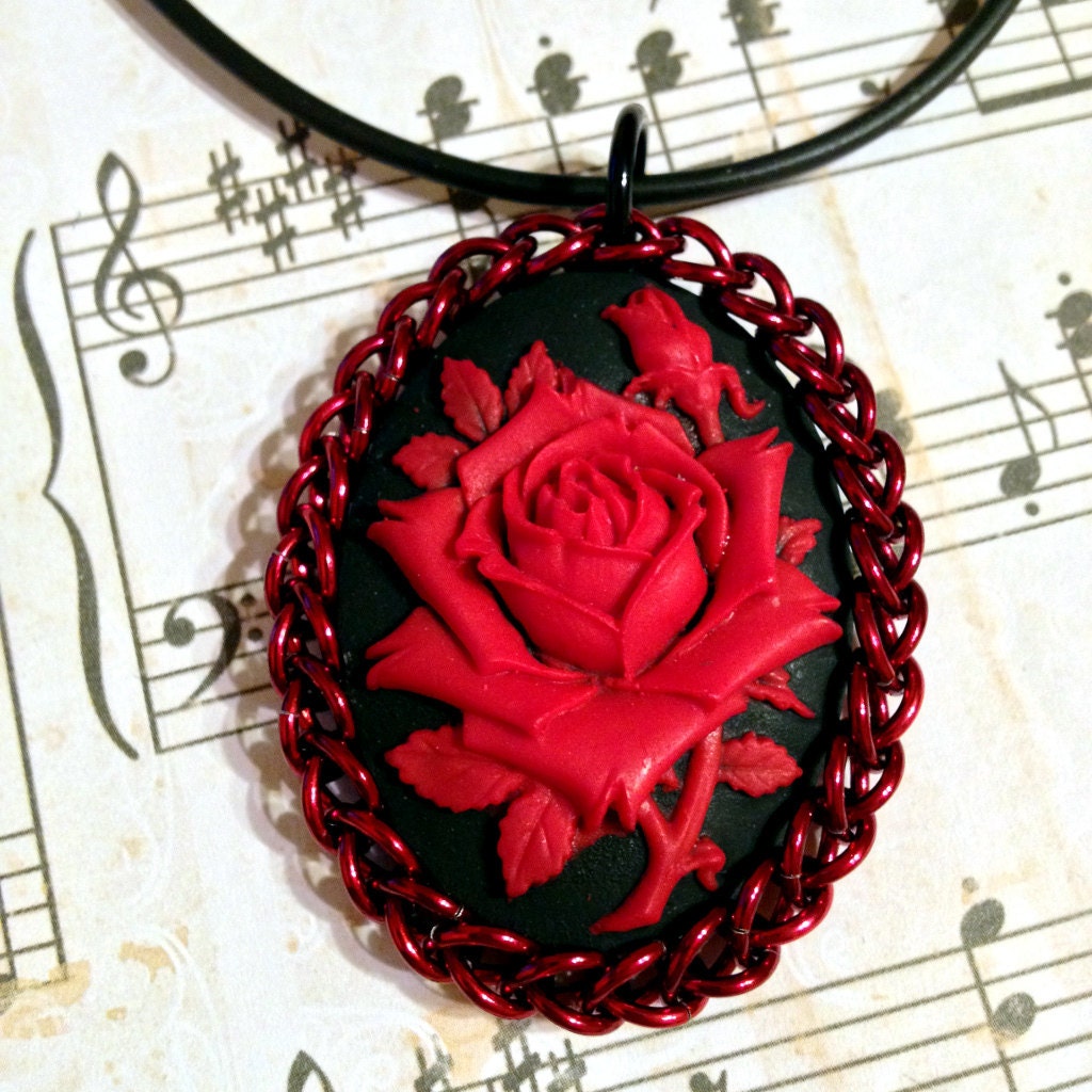 Victorian Red Rose Cameo Chainmail Wrapped Pendant
