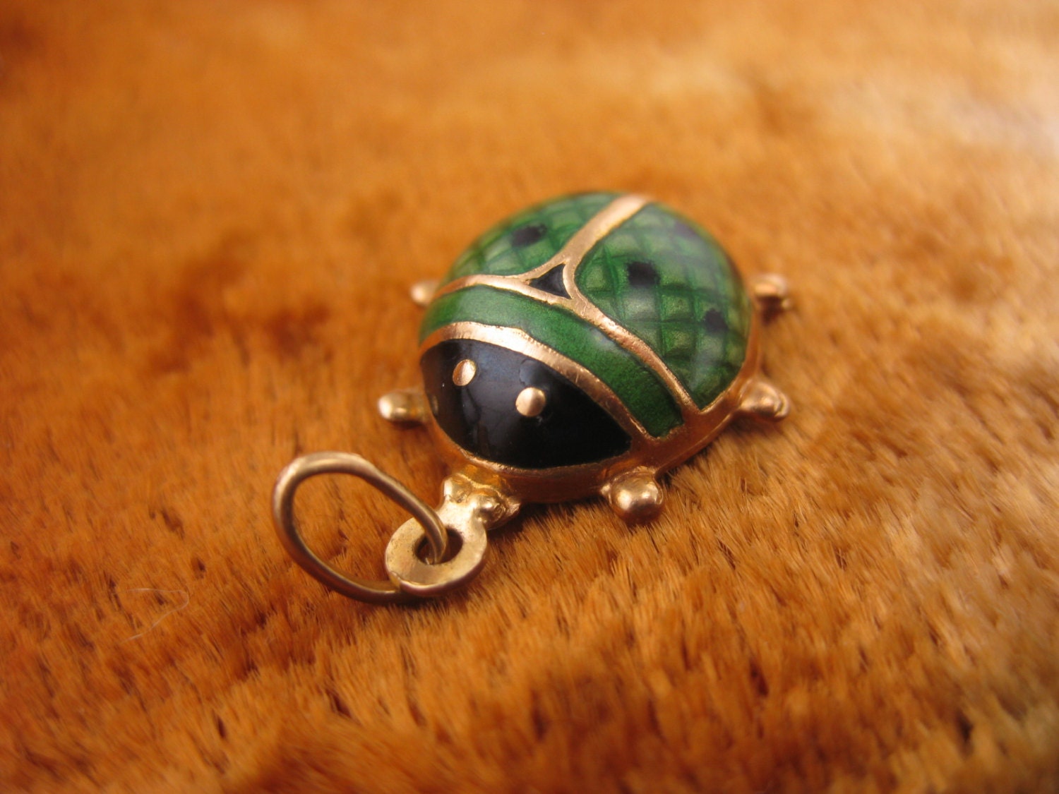 18k Gold Pendant Charm - Green Enameled Gold Lady Bug - Vintage 18kt Gold Jewelry - Enamel Gold - Gold 750 - Signed B9AR 750