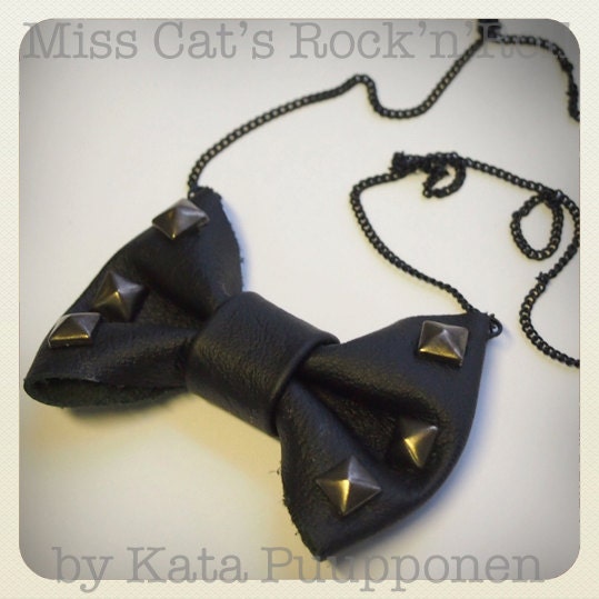 Pin Up-style recycled leather bow necklace with studs, black