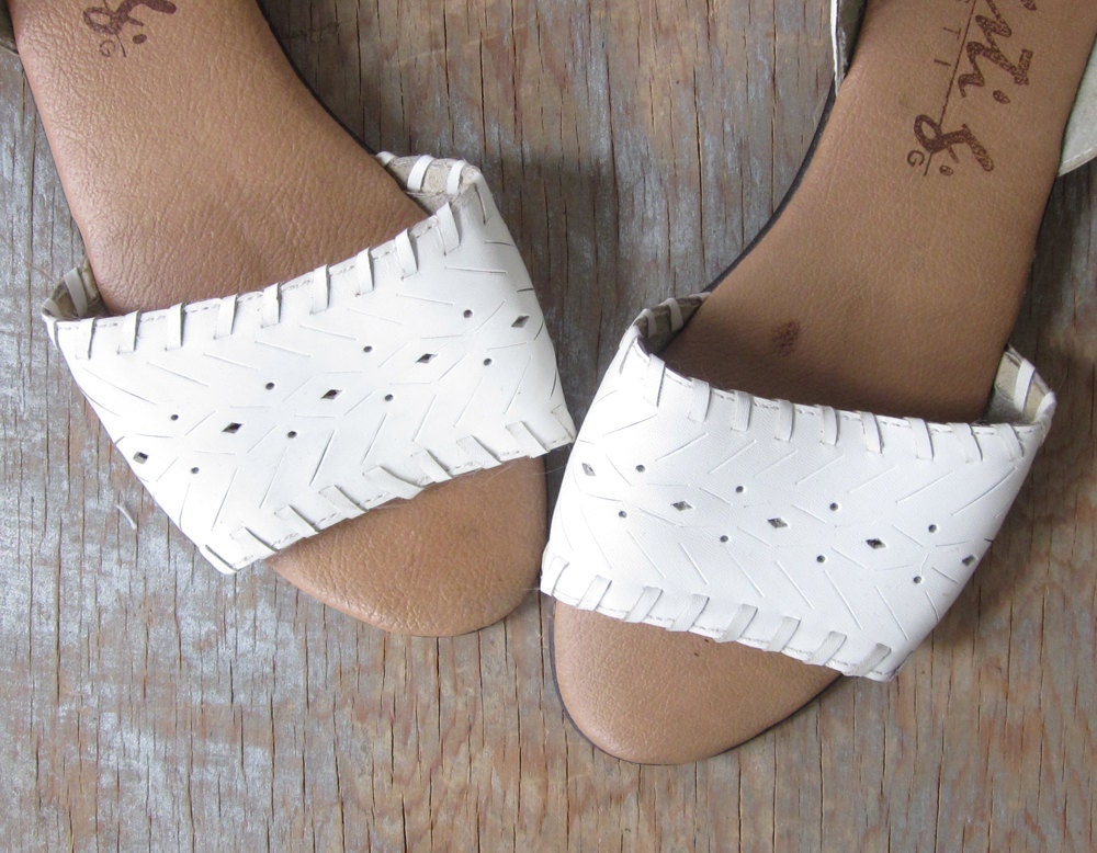 SALE white leather sandals / vintage 80s woven cut out sandals / size 6 shoes