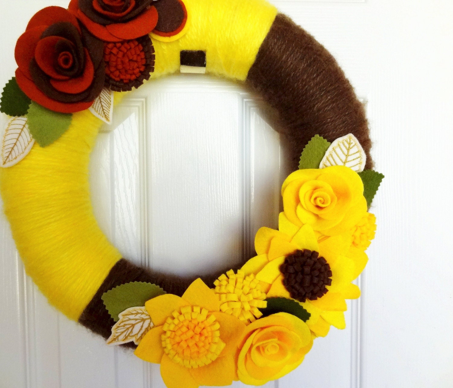 Sunflowers - The Original Felt Yarn Wreath -  Retro Door Decoration in Sunshine Yellow, Brown and Gold- Home Decor Art Textile