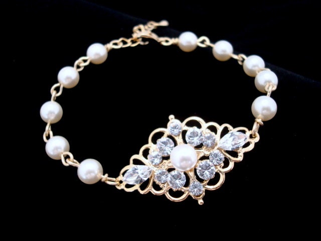Gold bracelet, bridal bracelet, cuff bracelet, vintage style bracelet, pearl bracelet, bridesmaid jewelry