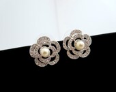 Bridal rhinestone earrings, rhinestone rose earrings, pearl earrings, rhinestone stud earrings, bridesmaid jewelry, wedding jewelry