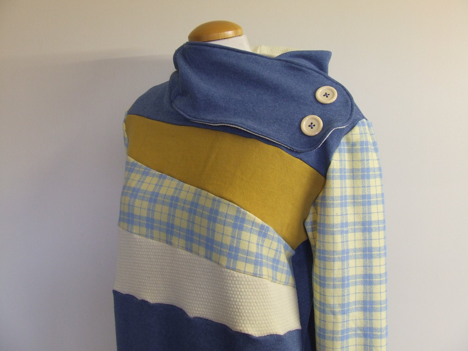 COTTAGE COUNTRY - Hoodie Sweatshirt Sweater - Recycled Upcycled - One of a Kind Women - LARGE